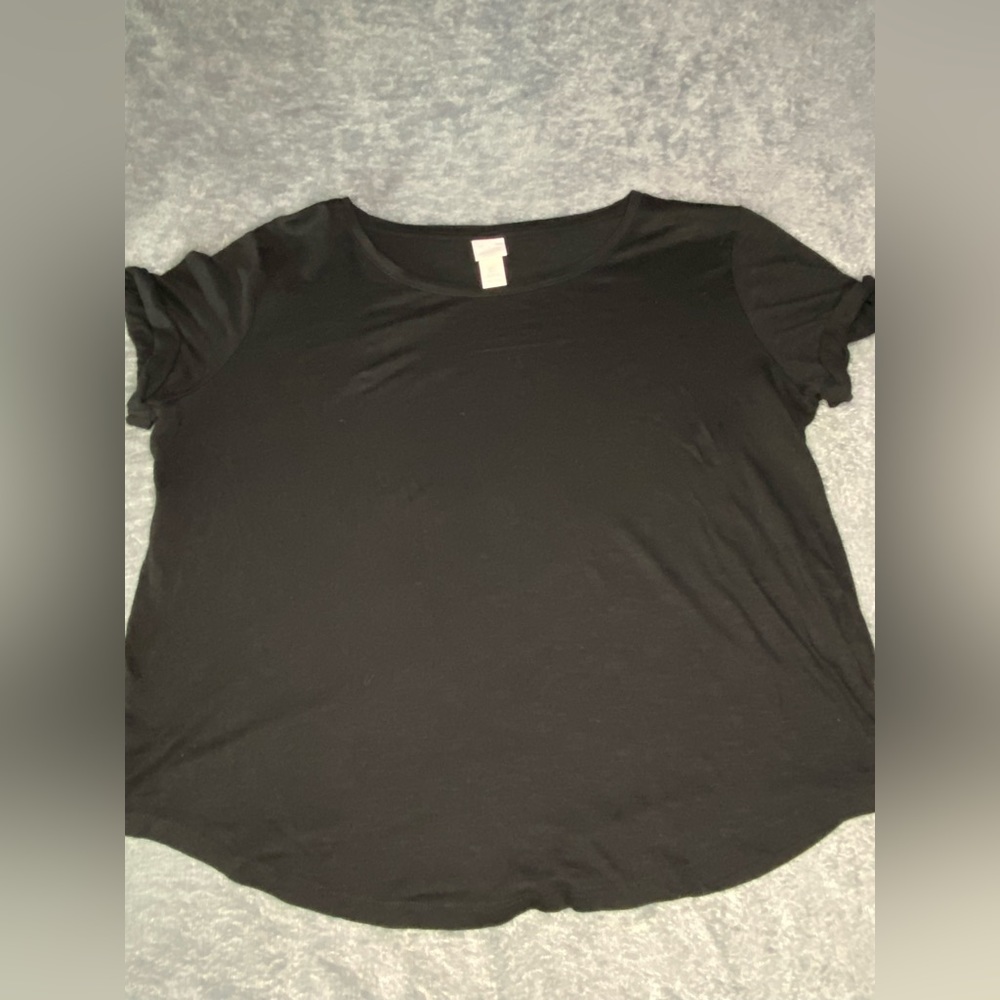 ☑️H&M short sleeve, black cuffed tee size large